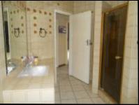 Bathroom 3+ - 12 square meters of property in Sunward park