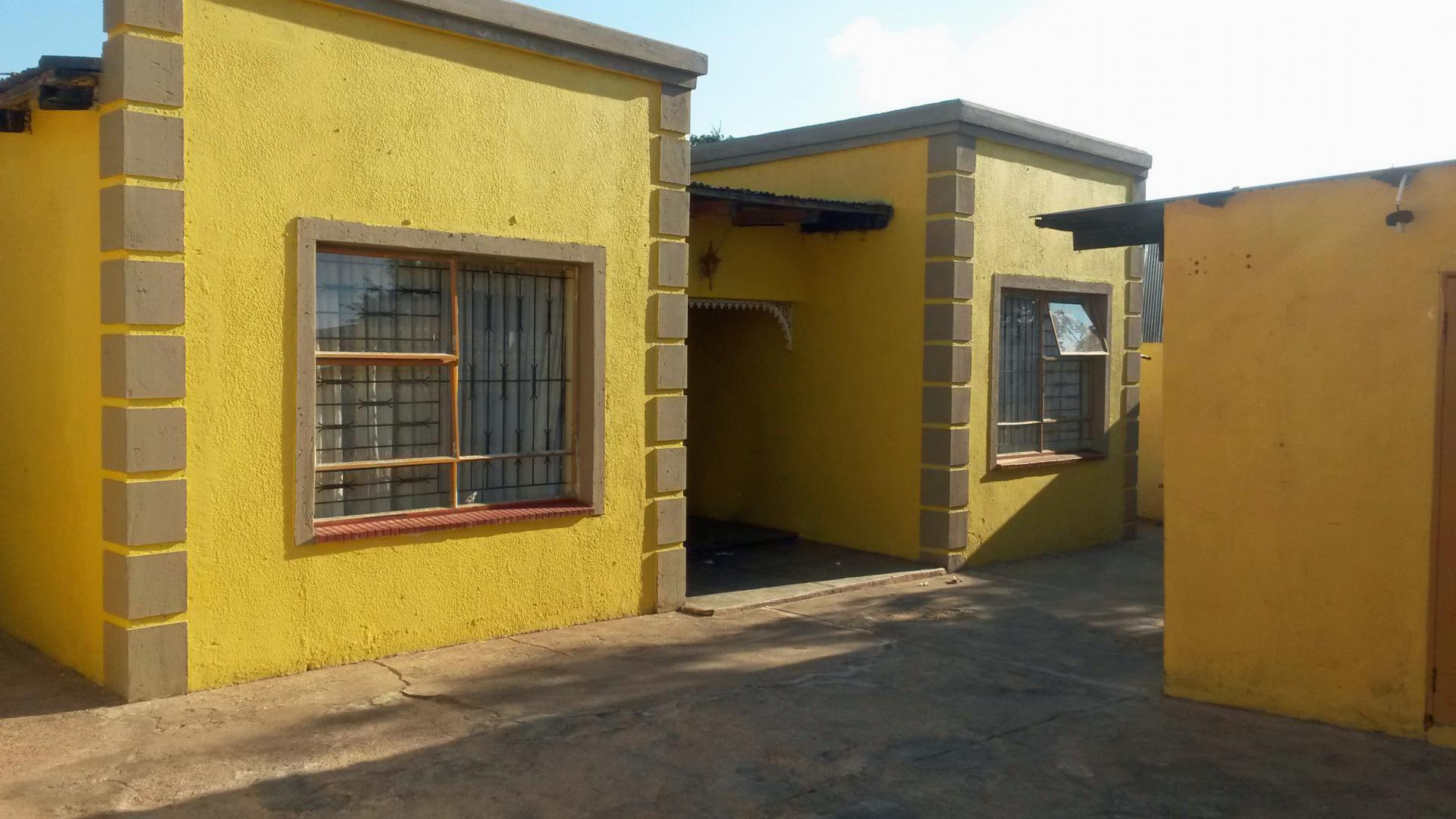 Front View of property in Mabopane