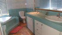 Main Bathroom - 11 square meters of property in Sunward park