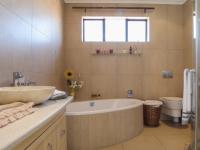 Bathroom 1 of property in Boardwalk Manor Estate