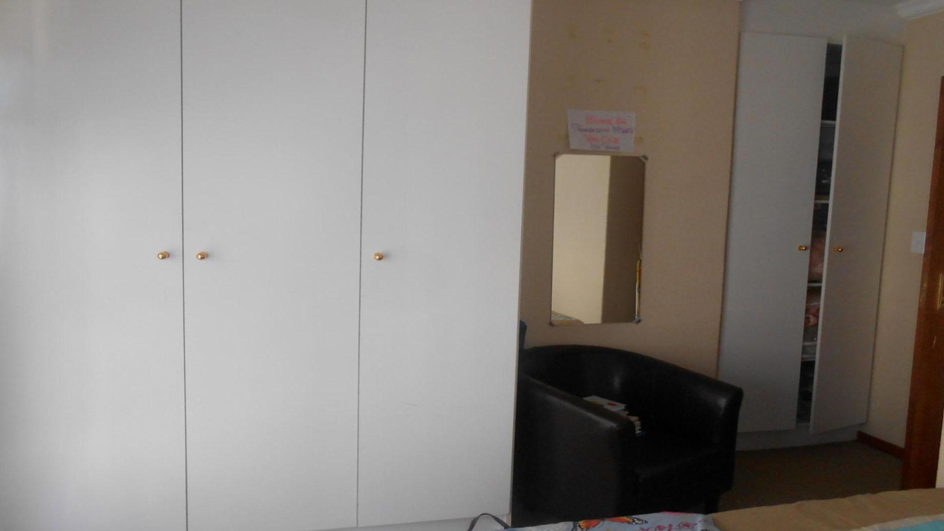 Bed Room 1 - 11 square meters of property in Sasolburg