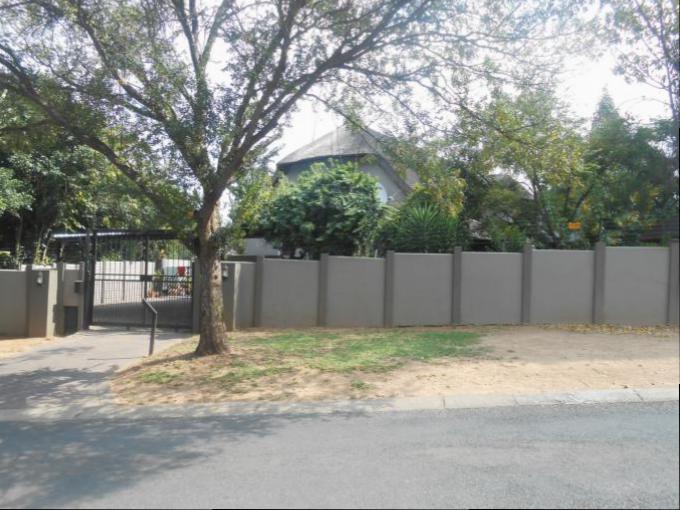 4 Bedroom House for Sale For Sale in Randburg - Home Sell - MR159946