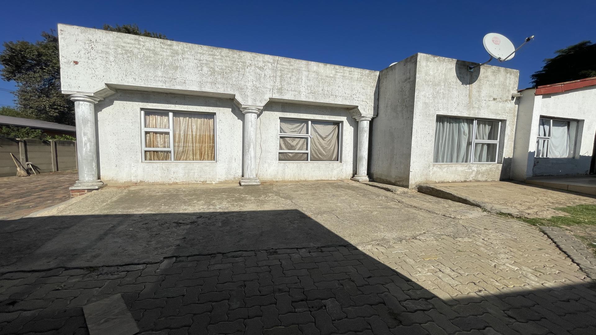 Front View of property in Kempton Park
