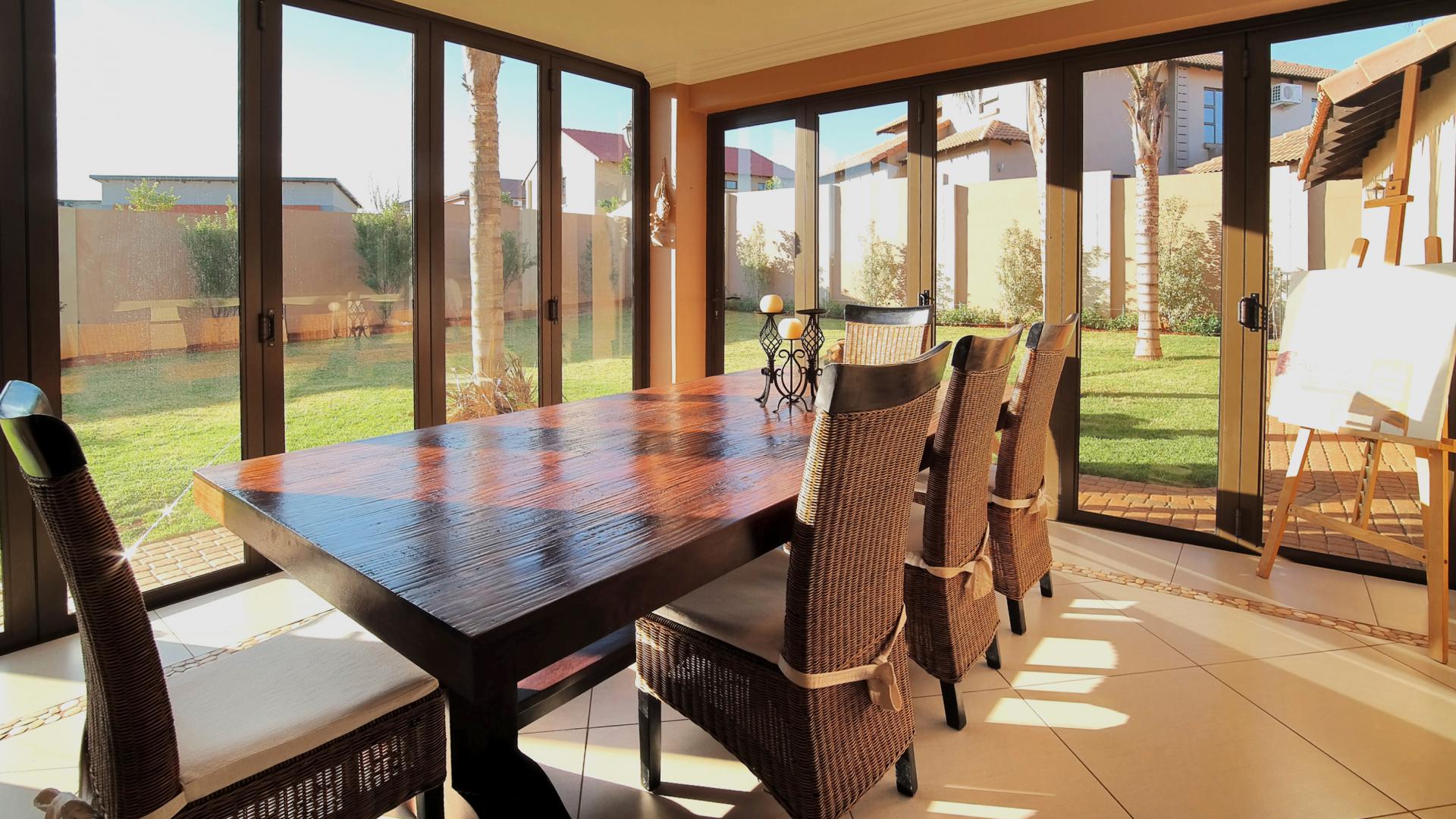 Patio - 14 square meters of property in The Wilds Estate