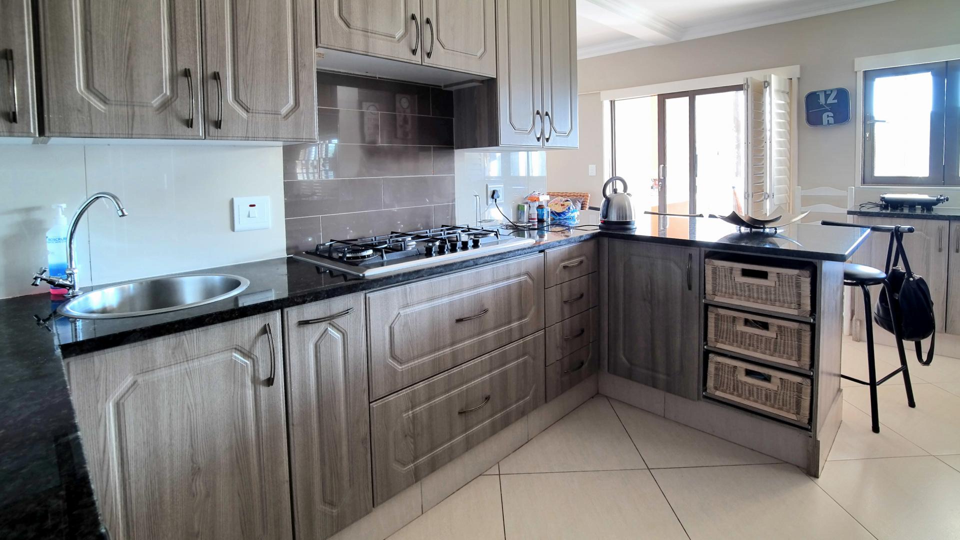 Kitchen - 15 square meters of property in The Wilds Estate