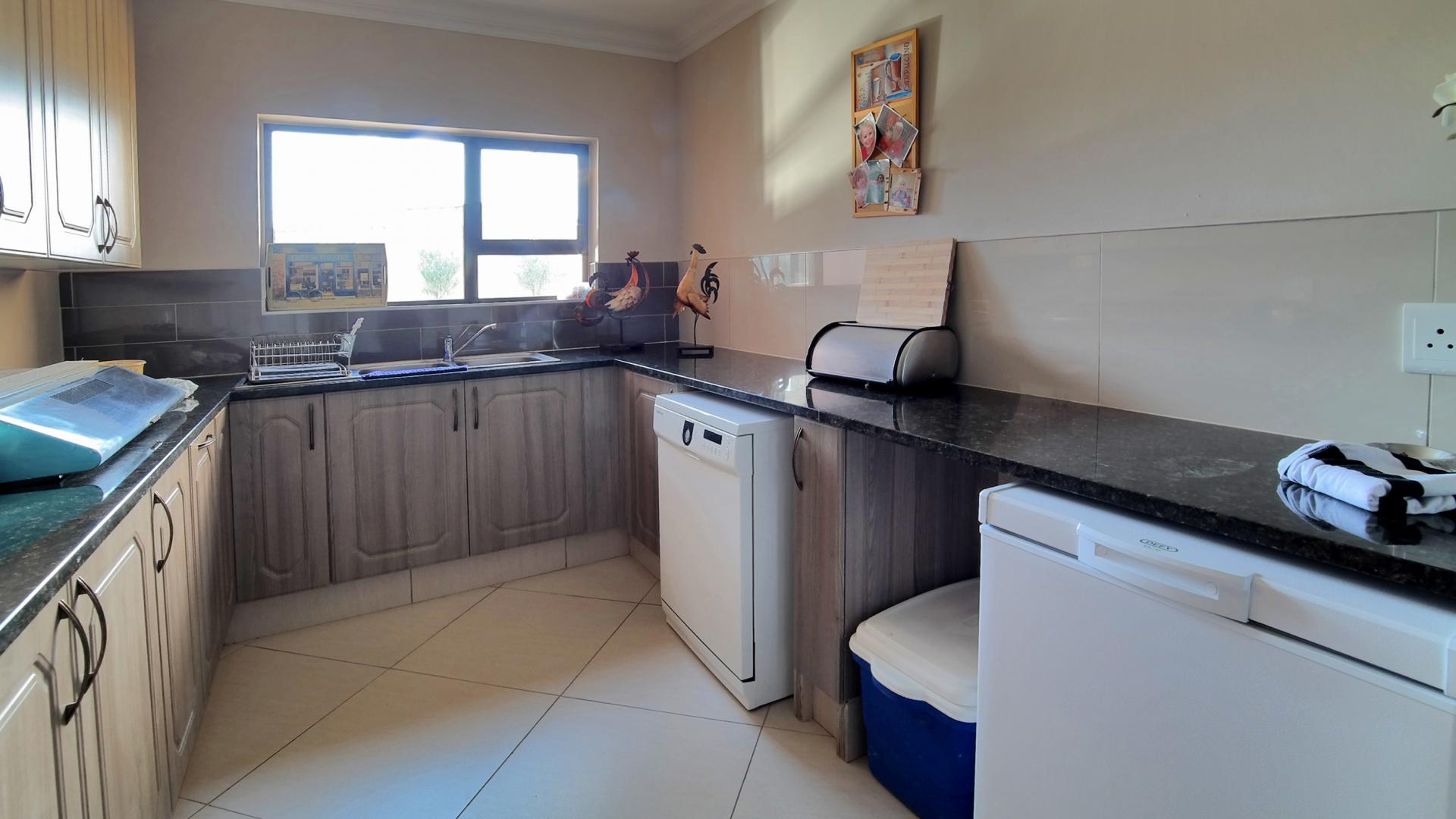 Scullery - 7 square meters of property in The Wilds Estate