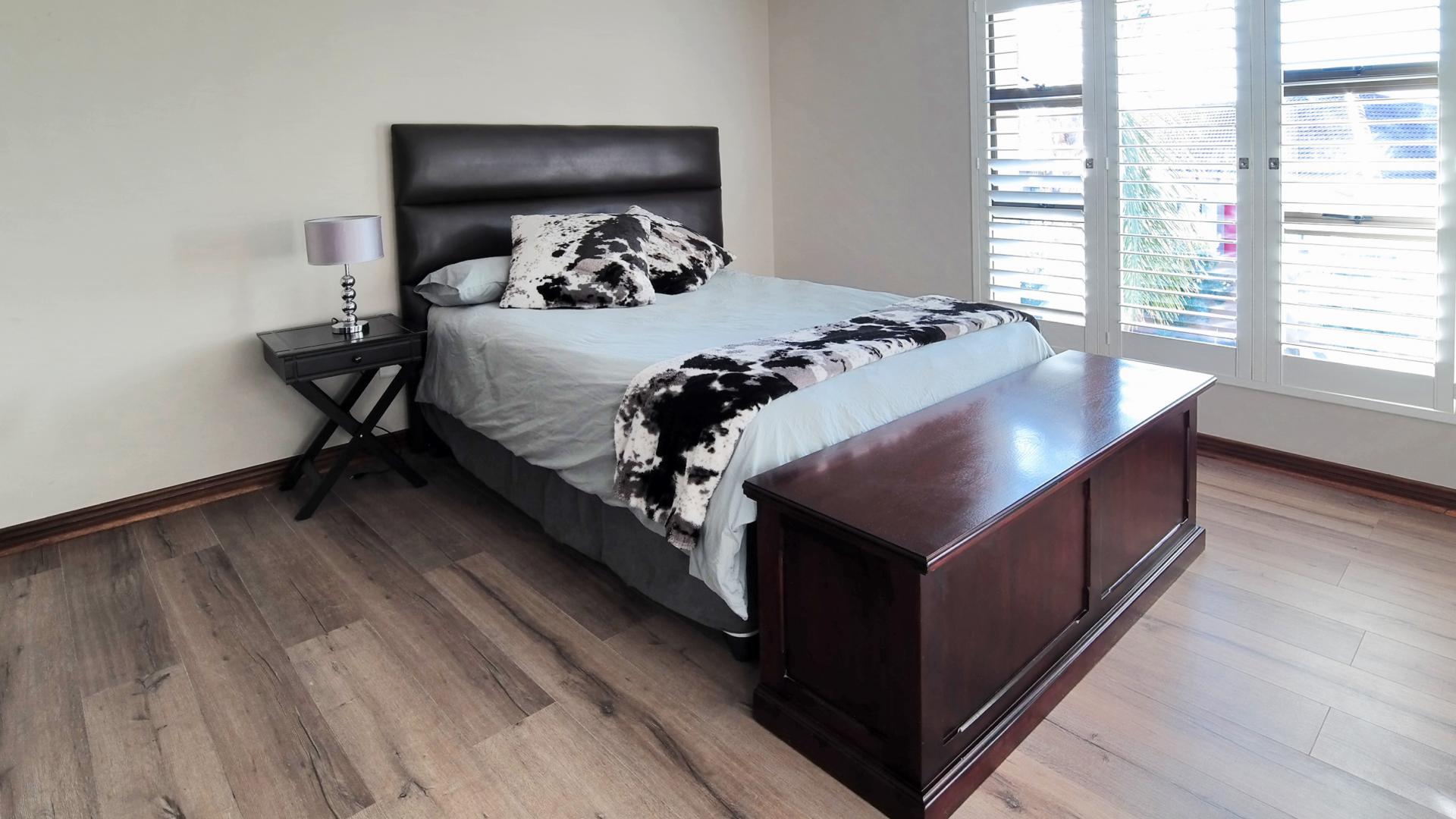 Bed Room 1 - 16 square meters of property in The Wilds Estate