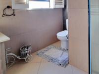 Bathroom 1 - 4 square meters of property in The Wilds Estate