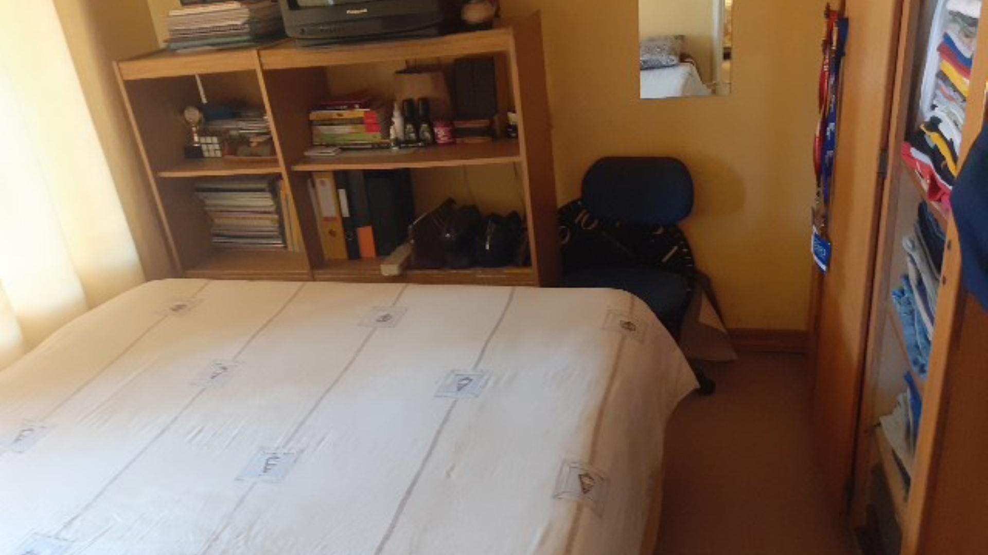 Bed Room 1 of property in Mmabatho