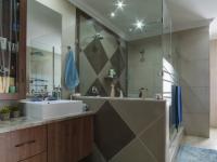 Main Bathroom - 21 square meters of property in The Wilds Estate