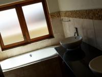 Main Bathroom - 9 square meters of property in Parkrand