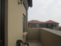 Balcony - 11 square meters of property in Parkrand