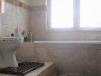 Main Bathroom - 9 square meters of property in Parkrand