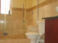 Bathroom 3+ - 7 square meters of property in Parkrand