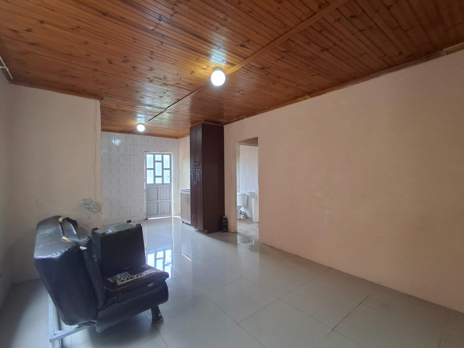 Lounges of property in Pinetown 