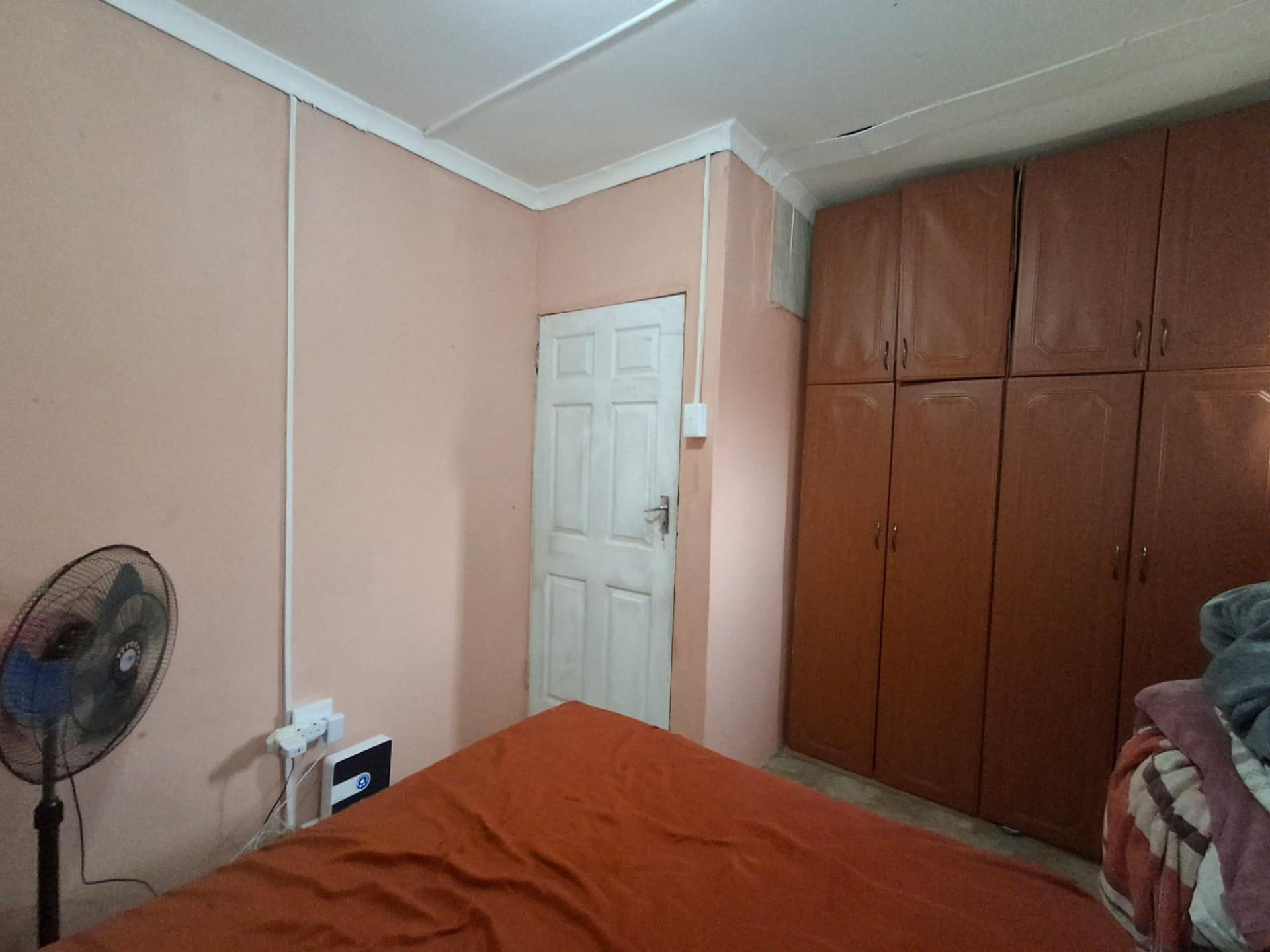 Bed Room 2 of property in Pinetown 