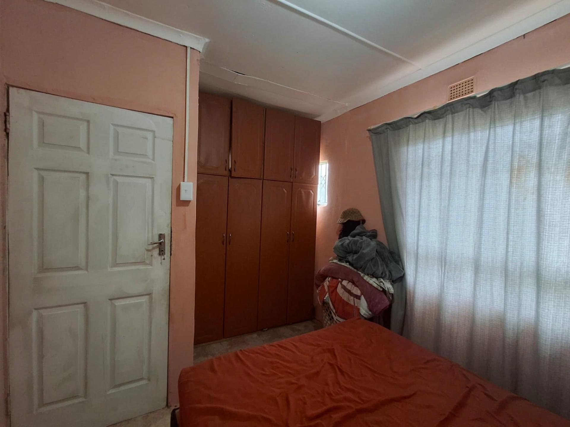 Bed Room 2 of property in Pinetown 