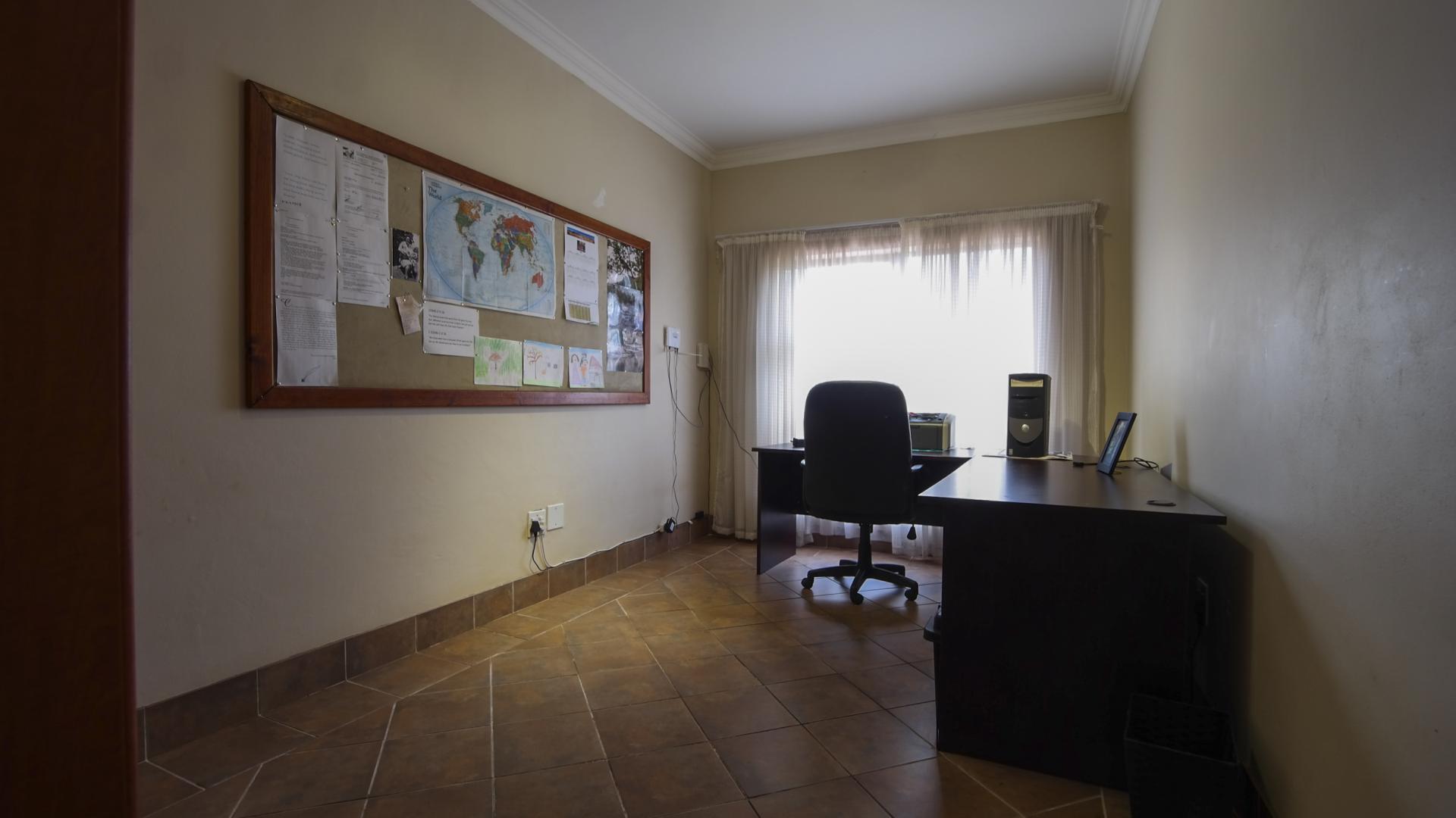 Study - 16 square meters of property in The Wilds Estate