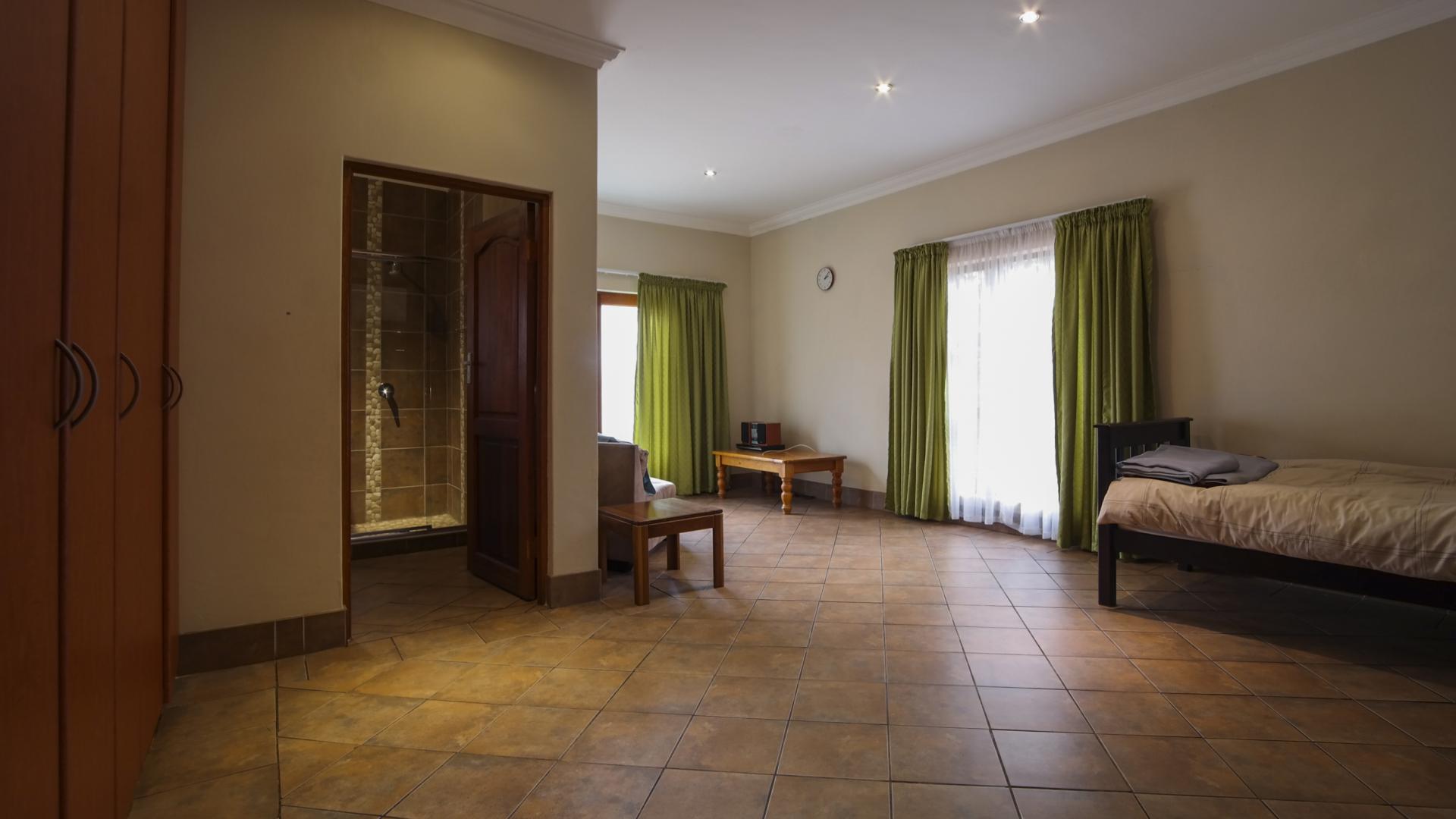 Bed Room 1 - 29 square meters of property in The Wilds Estate