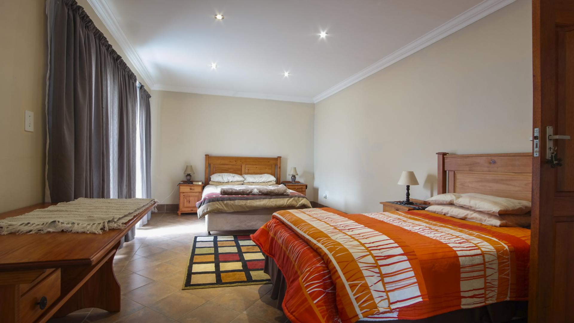 Bed Room 2 - 33 square meters of property in The Wilds Estate