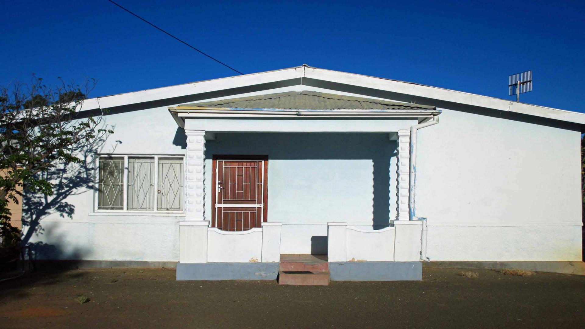 Front View of property in Carnarvon