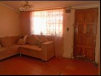 Lounges - 15 square meters of property in Klipspruit West