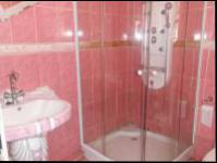 Bathroom 1 - 5 square meters of property in Klipspruit West