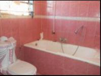 Bathroom 1 - 5 square meters of property in Klipspruit West