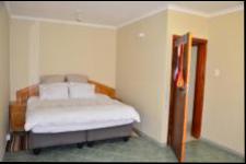 Main Bedroom - 34 square meters of property in Queensburgh