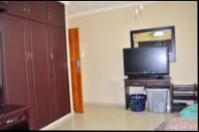 Bed Room 1 - 21 square meters of property in Queensburgh