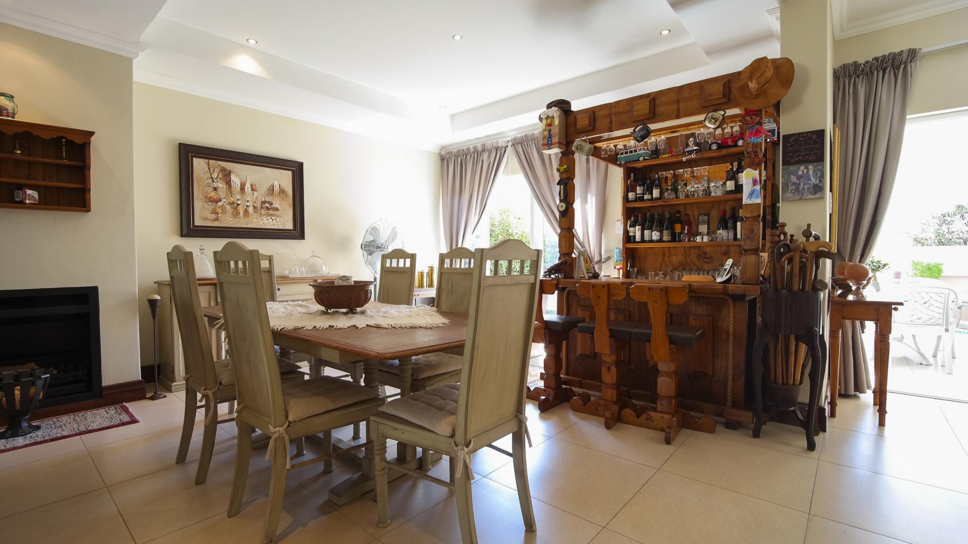 Dining Room of property in Six Fountains Estate