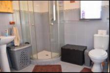 Main Bathroom - 7 square meters of property in Hayfields
