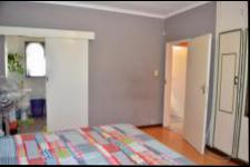 Main Bedroom - 22 square meters of property in Hayfields