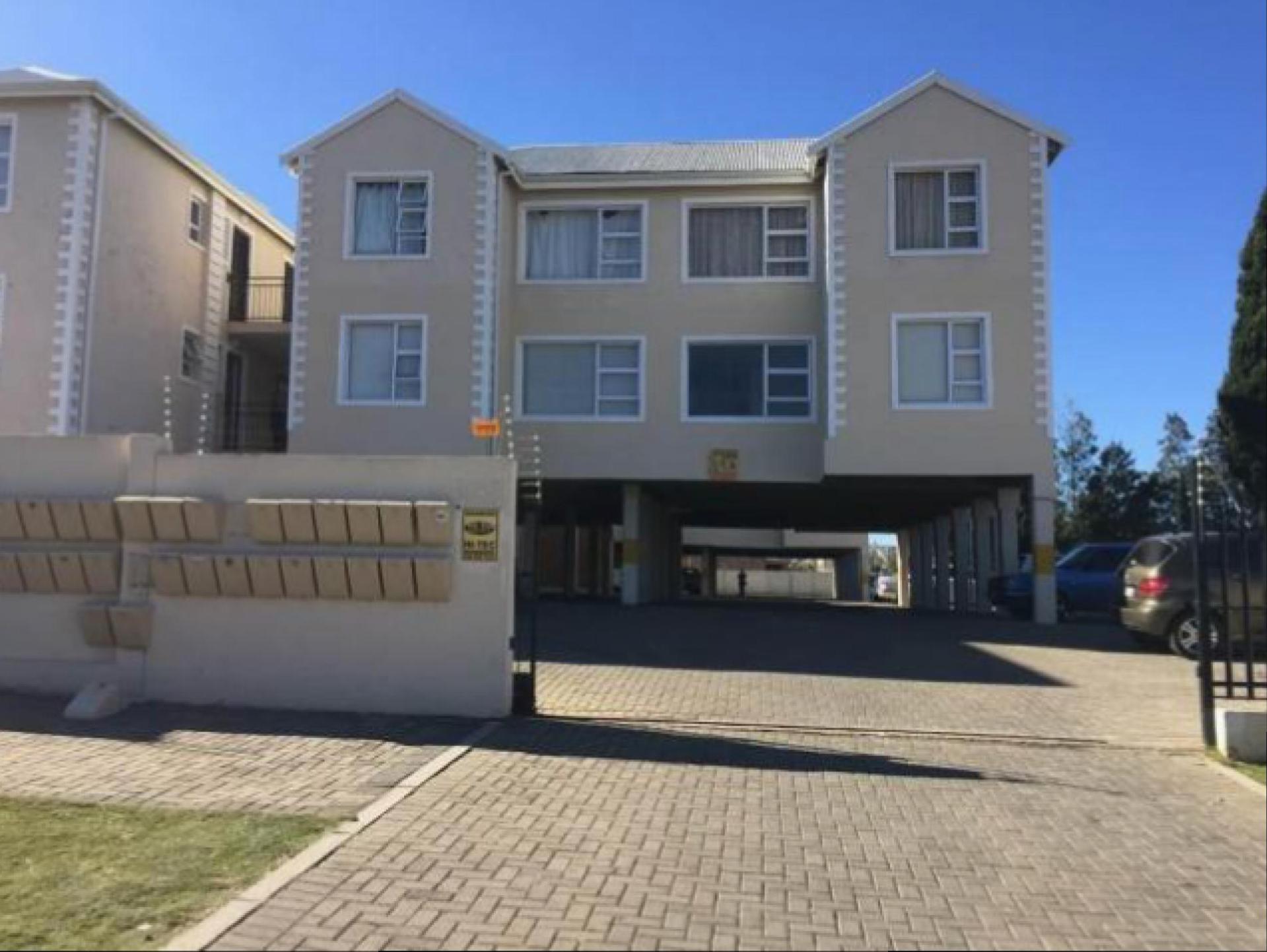 Front View of property in Grahamstown