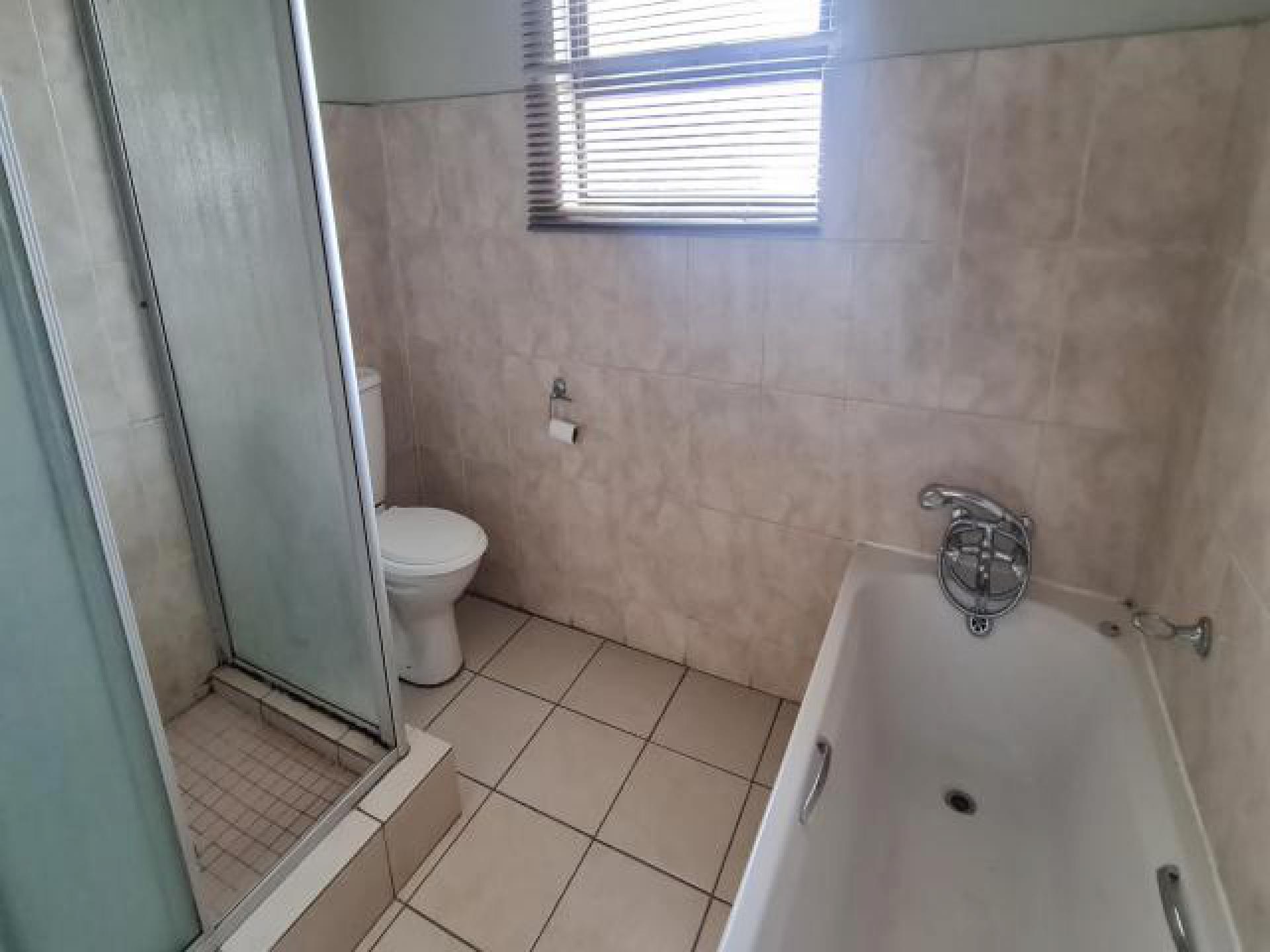 Bathroom 1 - 6 square meters of property in Parkrand
