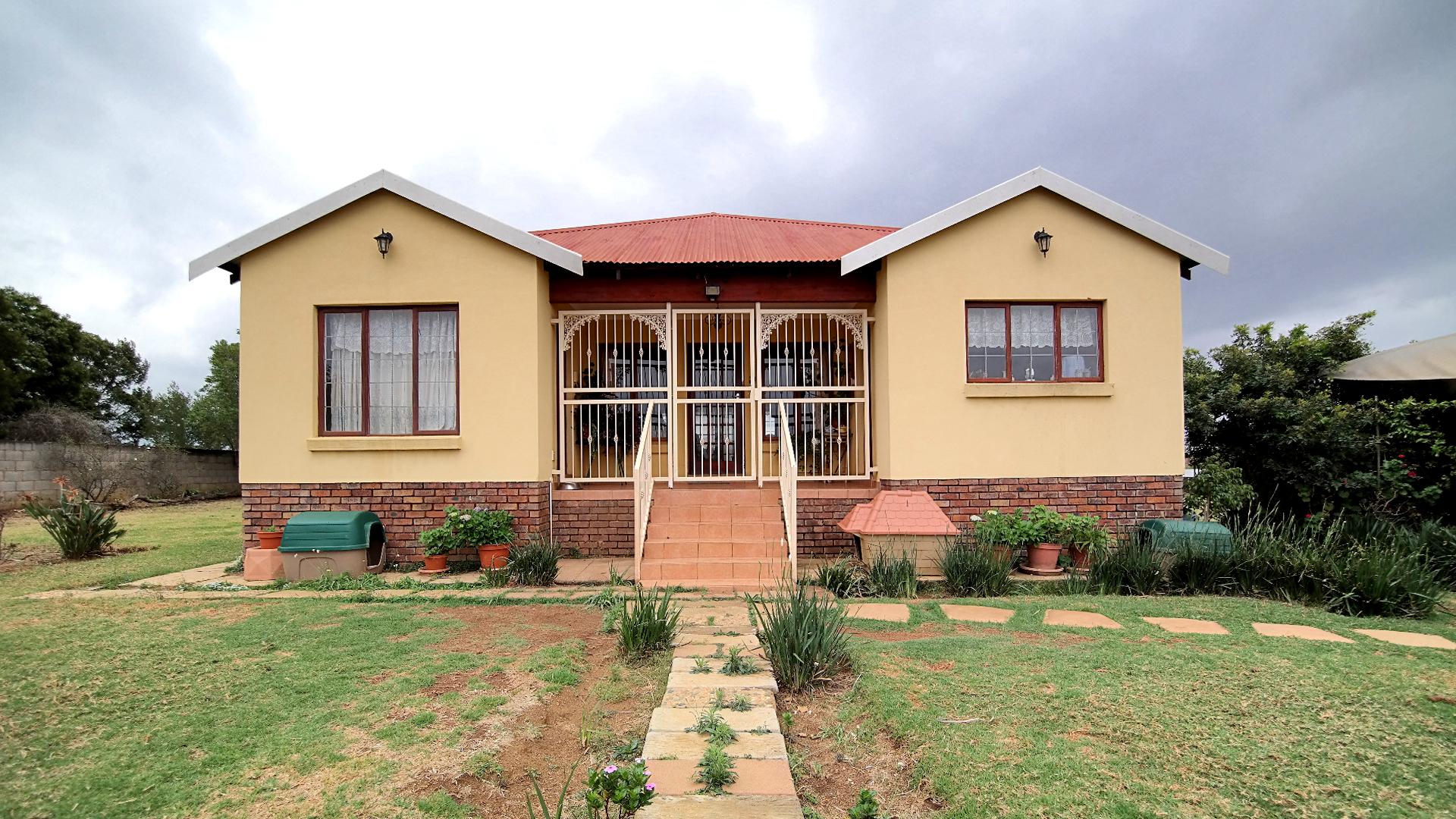 Front View of property in Grootfontein