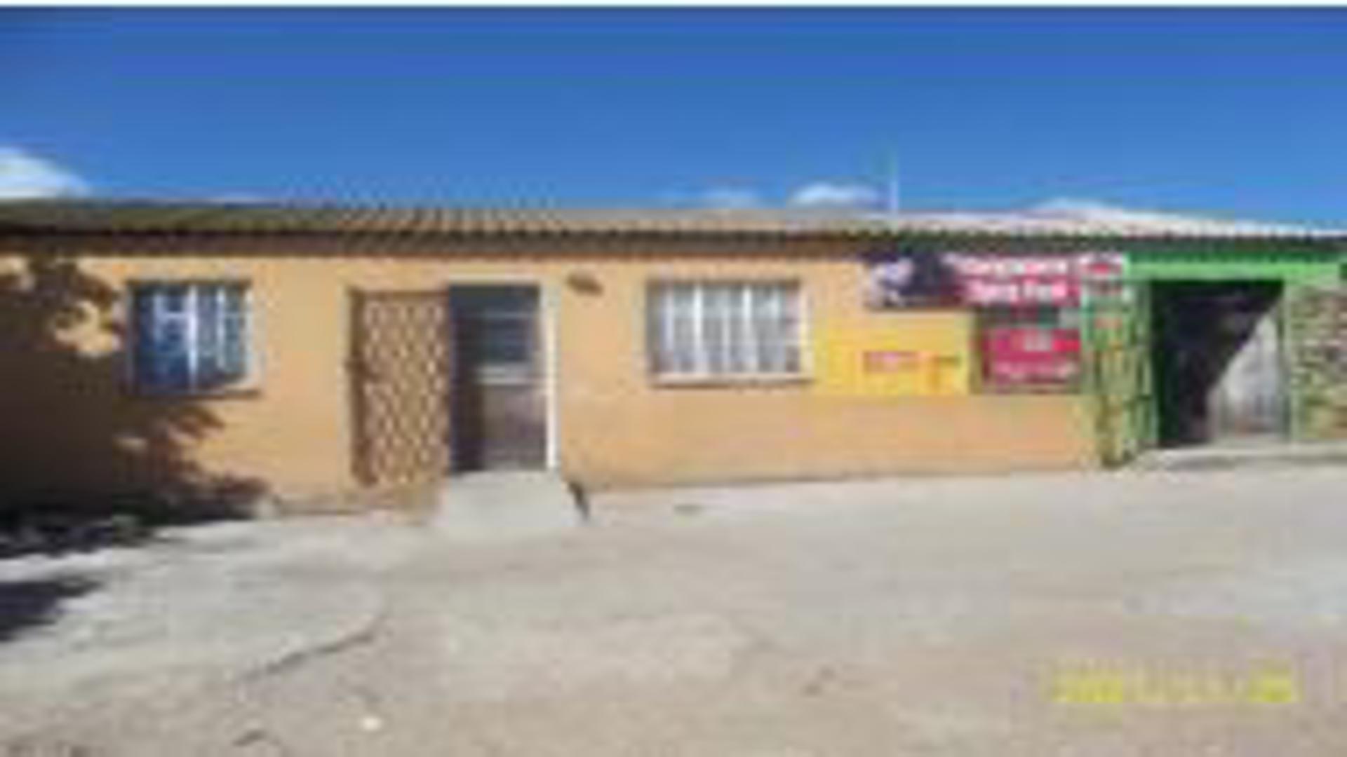 Front View of property in Robertson