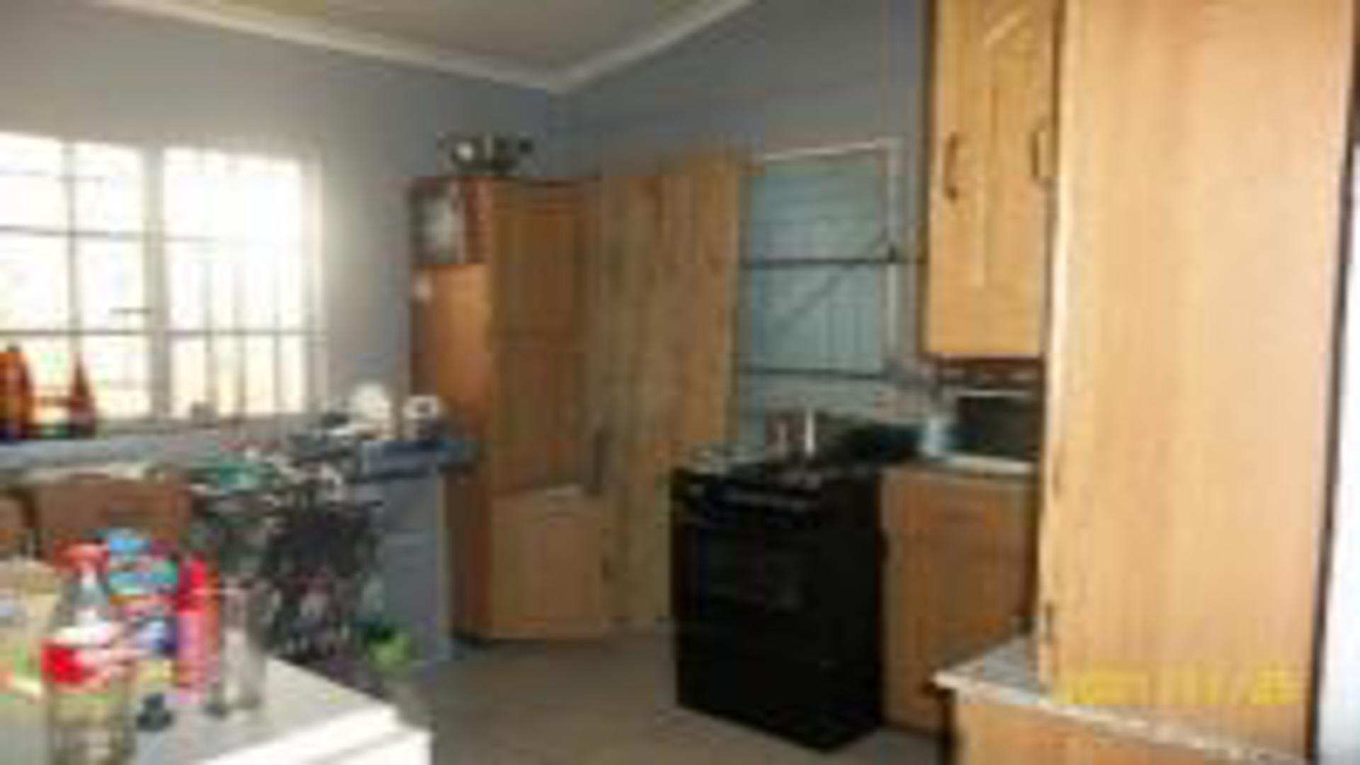 Kitchen of property in Robertson