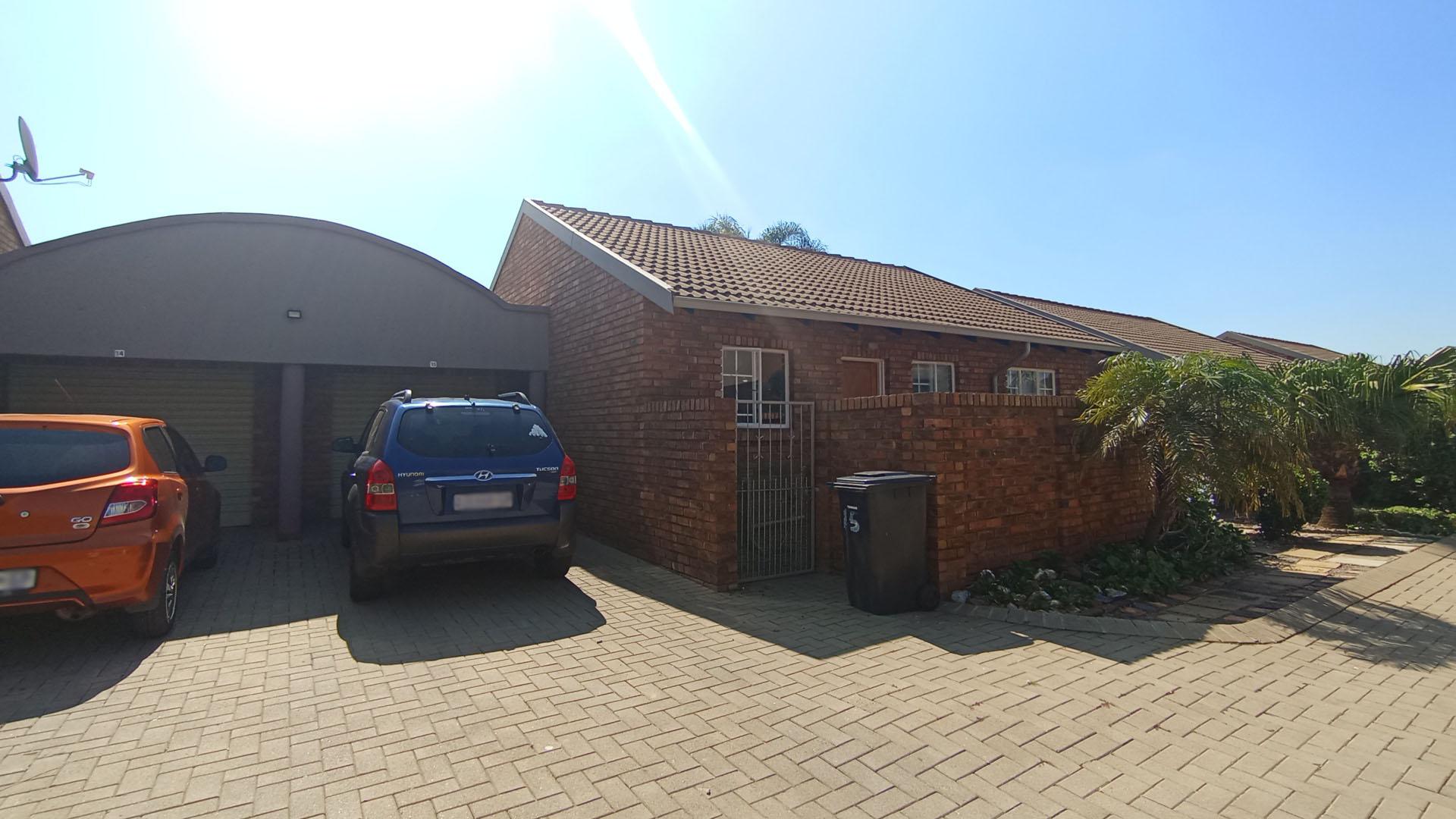 Front View of property in Amberfield