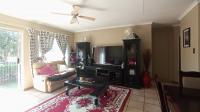 Lounges - 24 square meters of property in Amberfield