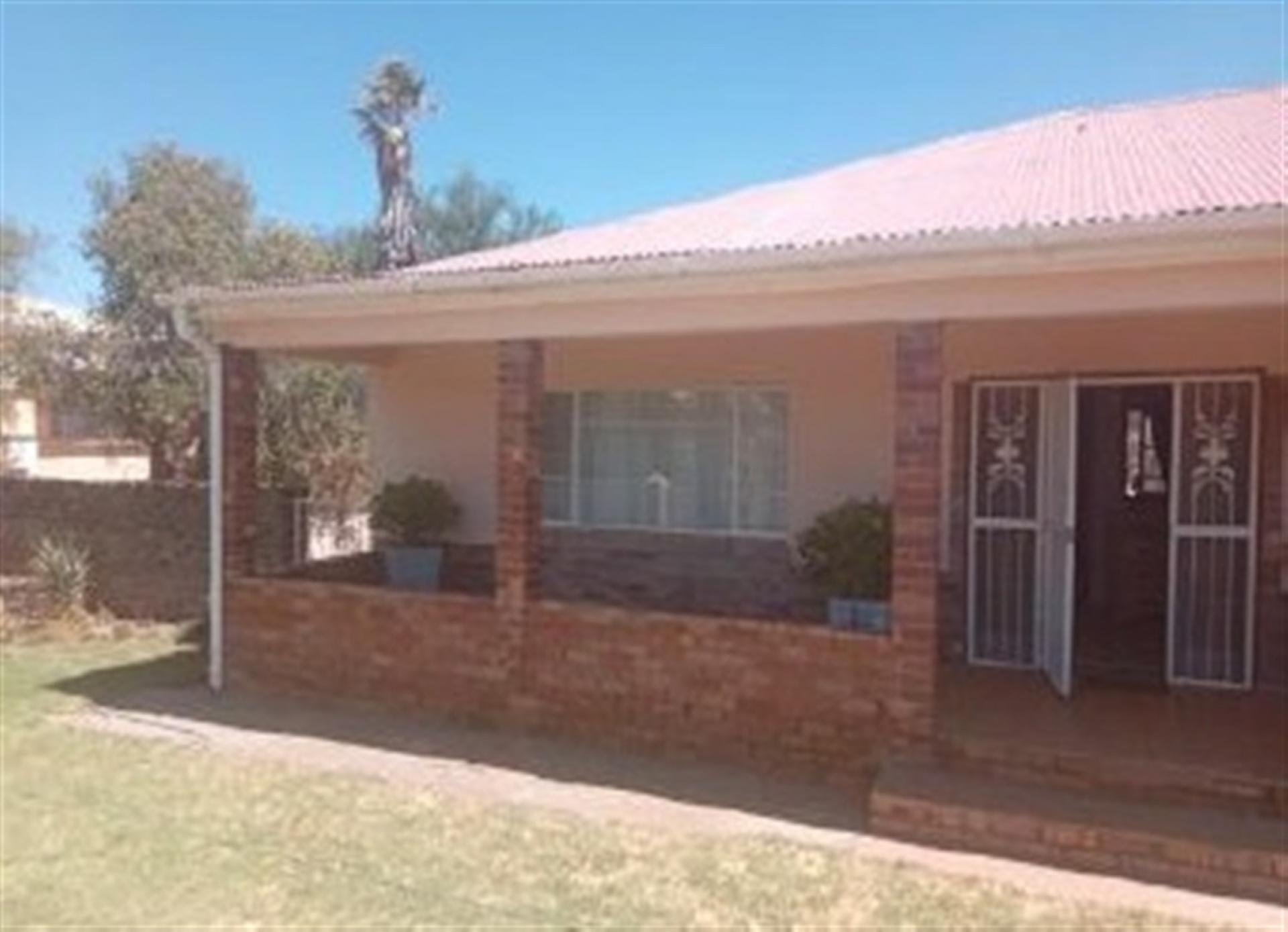 Front View of property in Williston