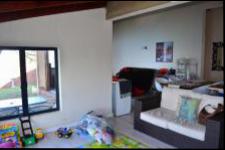 Lounges - 50 square meters of property in Bluff