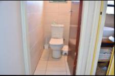Main Bathroom - 10 square meters of property in Bluff