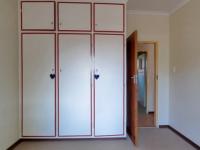 Bed Room 1 - 14 square meters of property in Constantia Glen