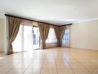 Dining Room - 28 square meters of property in The Wilds Estate