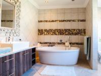 Main Bathroom - 15 square meters of property in The Wilds Estate