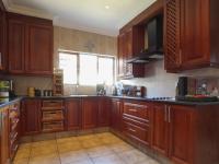 Kitchen - 16 square meters of property in The Wilds Estate