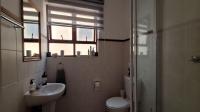Bathroom 1 - 5 square meters of property in Bryanston
