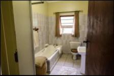 Bathroom 1 - 8 square meters of property in Jeffrey's Bay