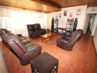 Lounges - 16 square meters of property in Albemarle